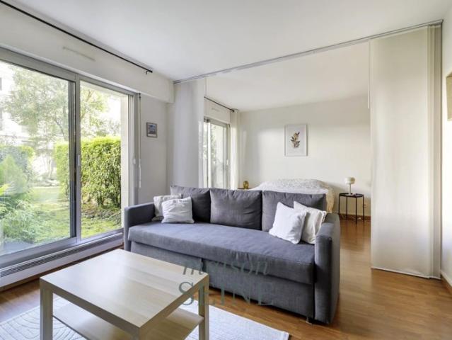 Neuilly Appartement 2 pièces sur jardin en parfait état