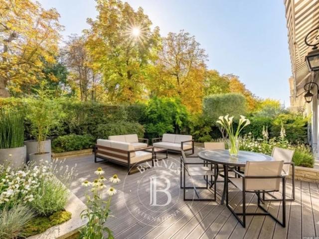 Neuilly Bois Elégant appartement Rez de jardin