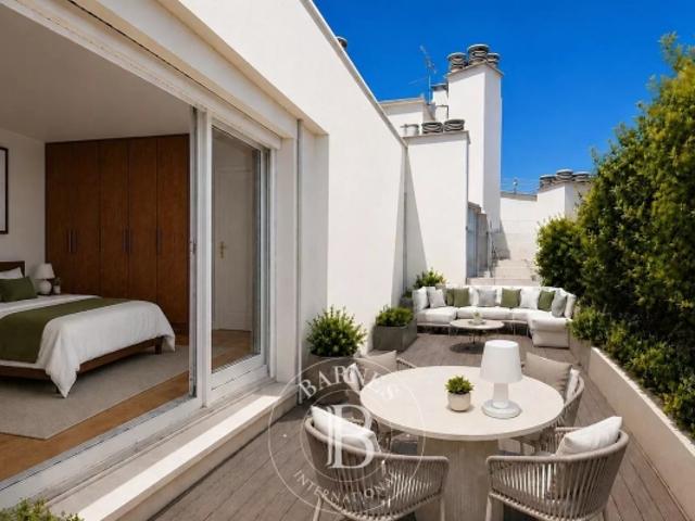 Neuilly Hôpital Américain Dernier étage Appartement penthouse 2 pièces avec terrasse de plain pied Lumineux et ensoleillé Calme et verdure