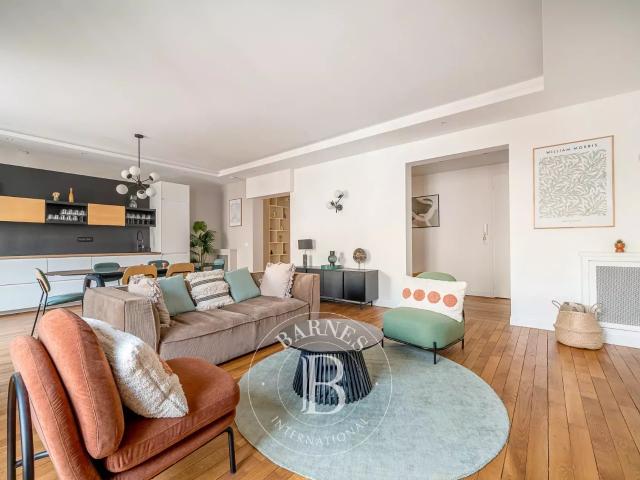 Neuilly Longchamp Appartement 4 chambres 5 ème étage