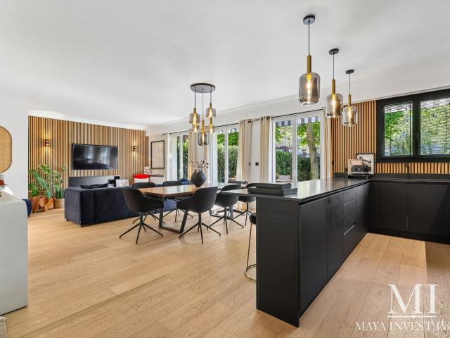 EXCLUSIVITÉ Neuilly Parc de Neuilly: 4 pièces de 111 m2 Carrez avec jardin de 226 m2