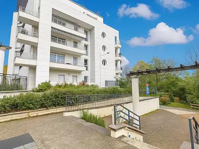 Neuilly Plaisance 93360 Achat / Vente parking au dernier étage cave