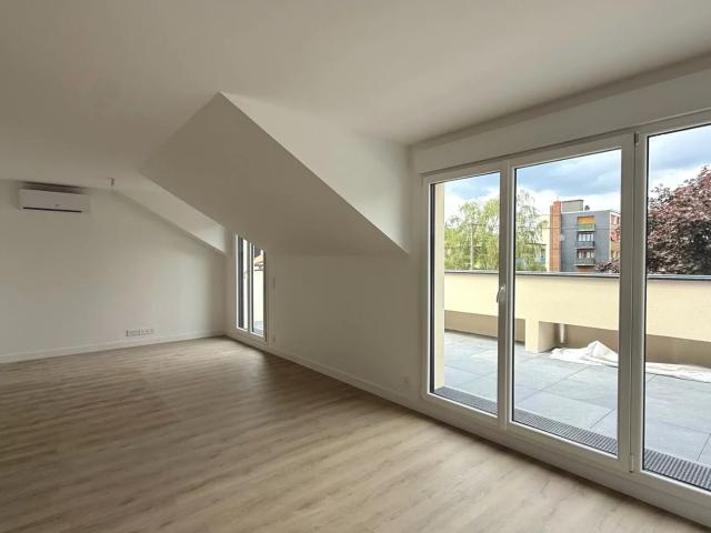 NEUILLY SUR MARNE 3 PIECES TERRASSE