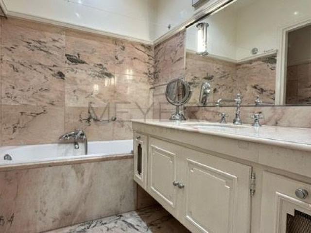 Neuilly sur Seine, 92200
