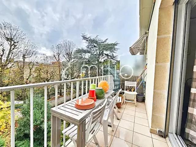Neuilly sur Seine 92200 Achat / Vente appartement 3 pièces t3 au dernier étage cave