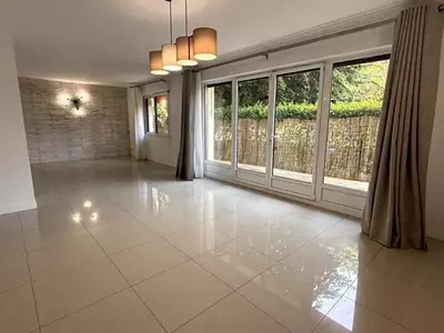 Neuilly sur Seine 92200 Location appartement 3 pièces t3 parking