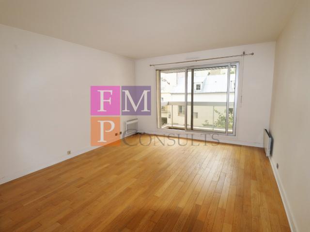 Neuilly Sur Seine T2 Balcon /Parking/Cave