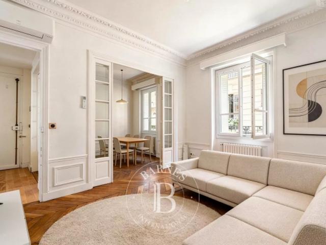 Neuilly Sablons Bel ancien Appartement 2 à 3 pièces 1 à 2 chambres Terrasse Proche commerces et Métro ligne 1