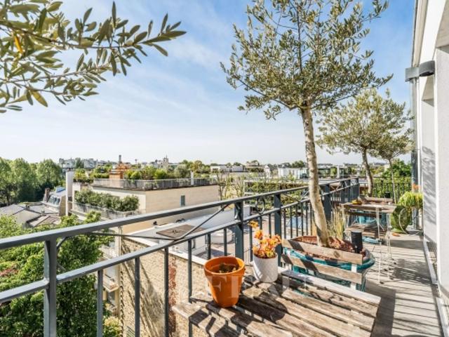 Neuilly Saussaye Dernier étage terrasse