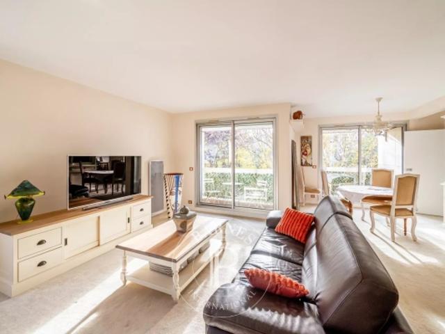 Neuilly Victor Hugo Appartement 2/3 chambres Verdure et calme