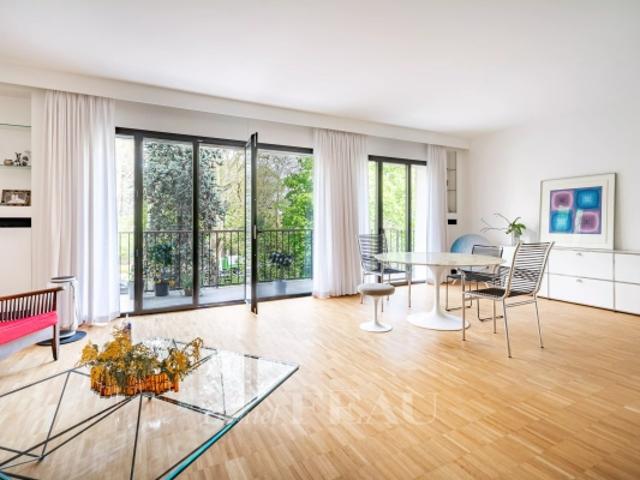 Neuilly Victor Hugo / Chezy Deuxième étage avec balcon Deux chambres Possible trois