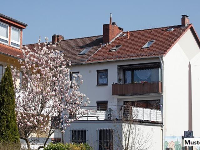 Neunfamilienhaus, Balkone, Garten