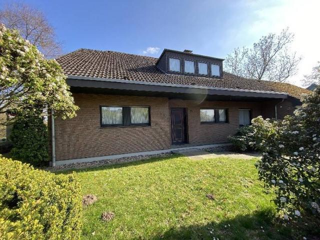 Neuss freistehendes Einfamilienhaus mit Garten, direkt am Erftbogen! Provisionsfrei!