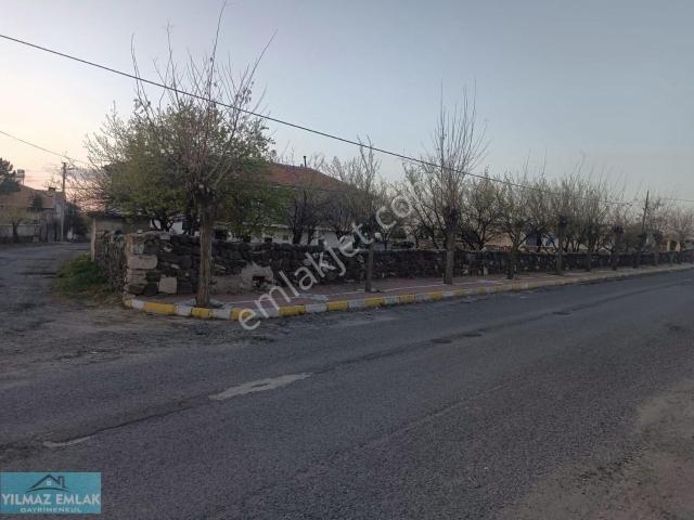 Nevşehir Acı Göl Cumhuriyet Mahallesi Müstakil Satılık Ev Ve Ars
