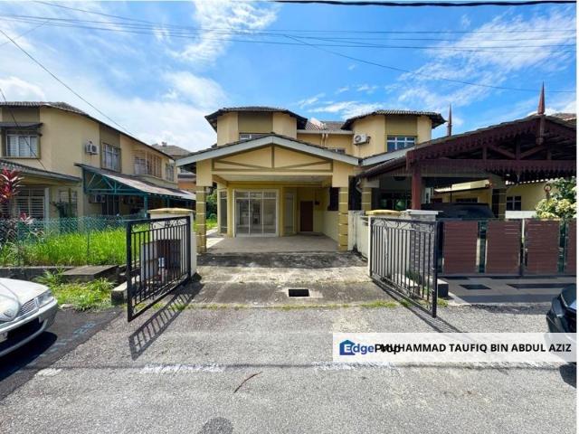 NEVER OCCUPIED! Double Storey Semi D @ Taman Dahlia, Bandar Baru Salak Tinggi