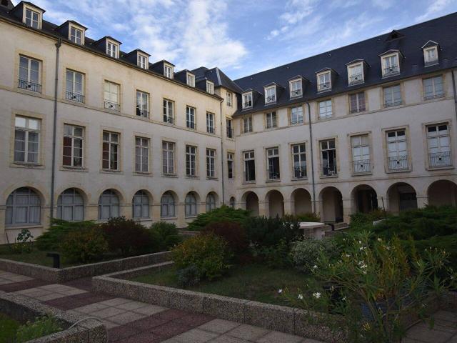 Nevers Centre Ville Résidence Les Arcades Appartement Duple