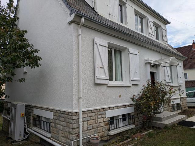 NEVERS Maison Indépendante T.6 Jardin