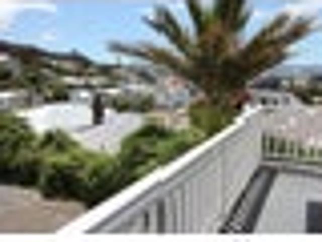 Newtown, 1 bedroom, $440 pw