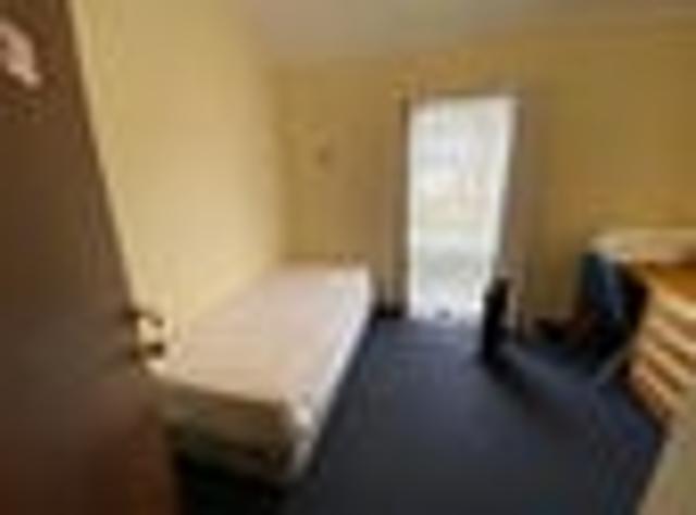 Newtown, 1 bedroom, $250 pw