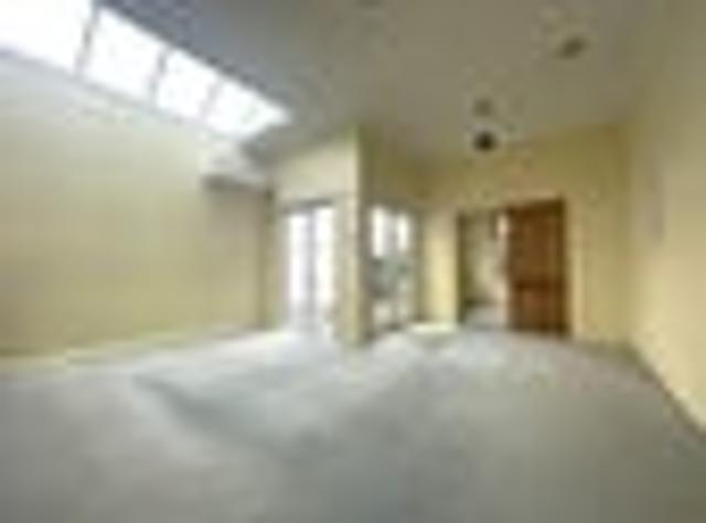Newtown, 2 bedrooms, $670 pw