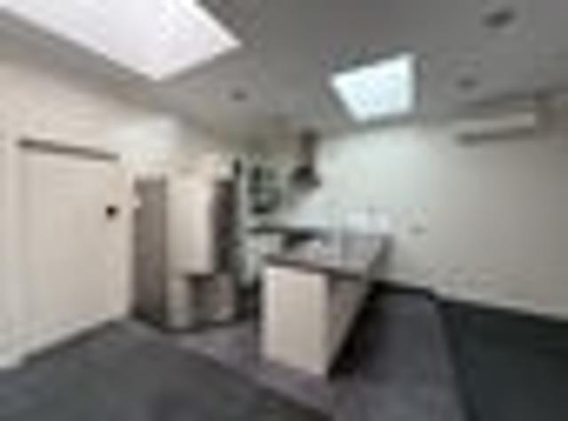 Newtown, 4 bedrooms, $700 pw