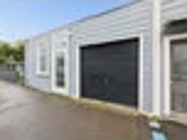 Newtown, 5 bedrooms, $750 pw