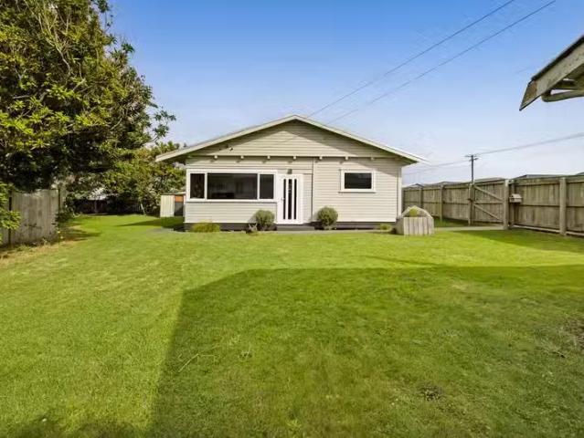 Cozy 3 BR 50 Collins Street, Hawera First National Real Estate