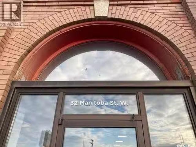 Deal! 110 32 Manitoba Street W, Moose Jaw, SK, S6H 1P7 comme.
