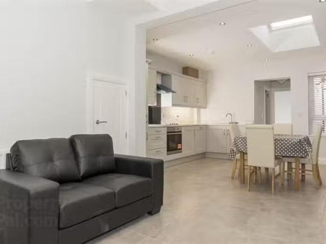 For Rent! 14 Sandhurst Gardens
