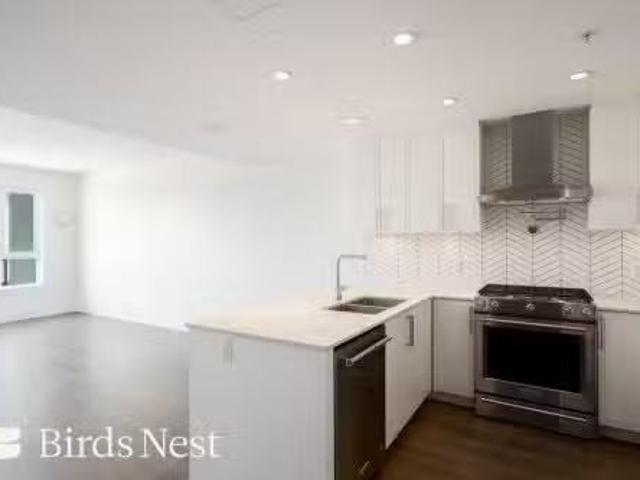 Charming 1 BR 509 4477 Hastings Street, Burnaby, BC, V5C 2K1.