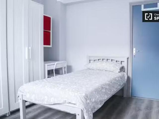 Rental! 1 BR Bed in shared apartment for rent in Inns Quay, Du.