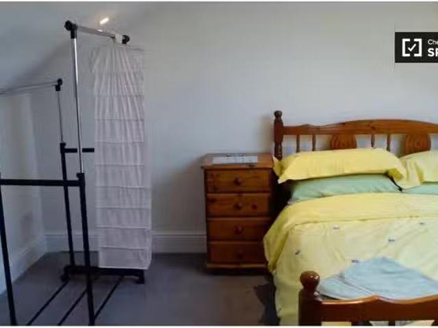 Nice 1 BR Cosy room to rent in 4 bedroom house in Terenure, Du.