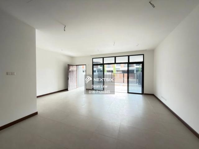 New 24'x75' Superlink House at Iskandar / Includes 5year anti termite warranty