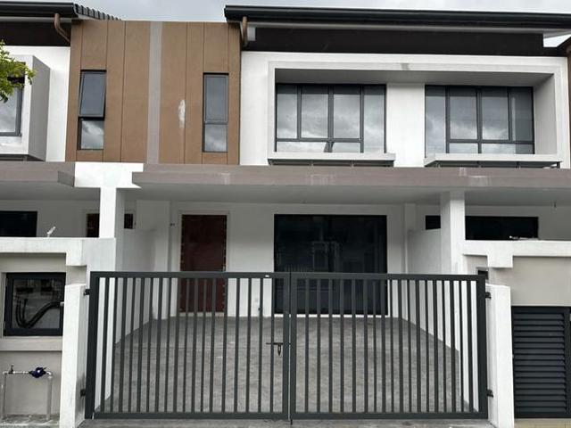 New 2 Sty Blooming Ebony Cassis Coral Garland Kota Emerald Rawang