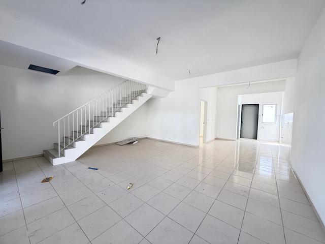 NEW 4 Bedroom Double Storey M Senyumia Sepang