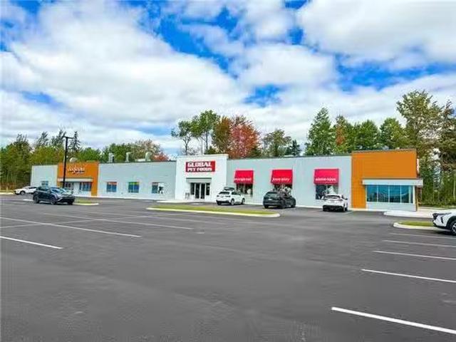 Just in! 50 Rufin St, Dieppe, NB, E1A 8J8 commercial for lea.