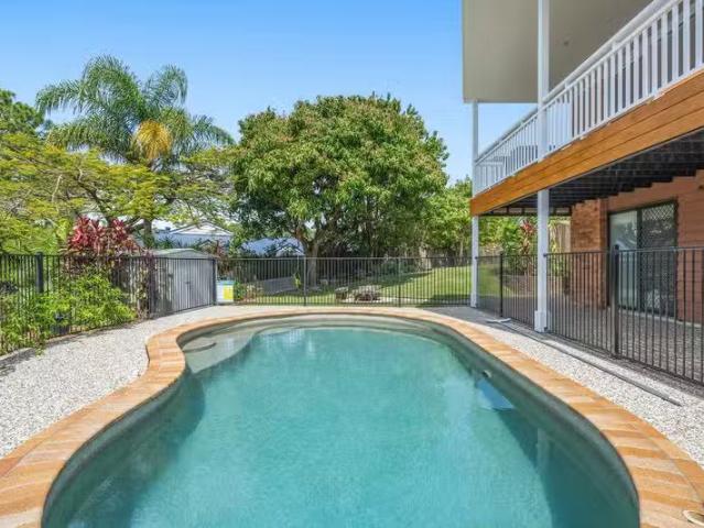 Cheap 5 BR 18 Bindoon Close, Elanora, QLD 4221 House for Rent