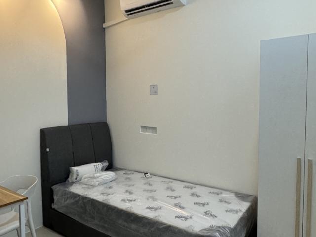 NEW CONDO NEAR HELP UNI✅ Premium ⭐️ Single Room Fully Furnished @ NEW 10” Mattress Aircond Wardrobe Table Chair