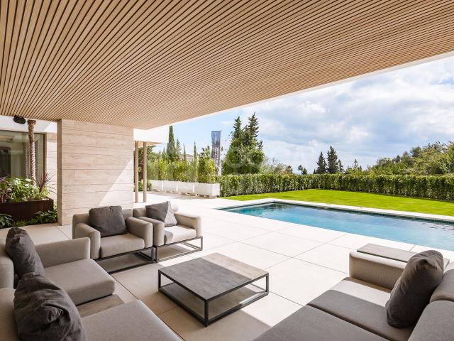 New Construction Luxury Villa with Panoramic Views and Wellness Area