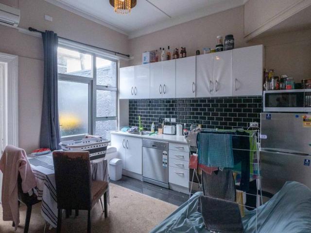 New Carpet & Paint 4 Bedroom Flat for 2027