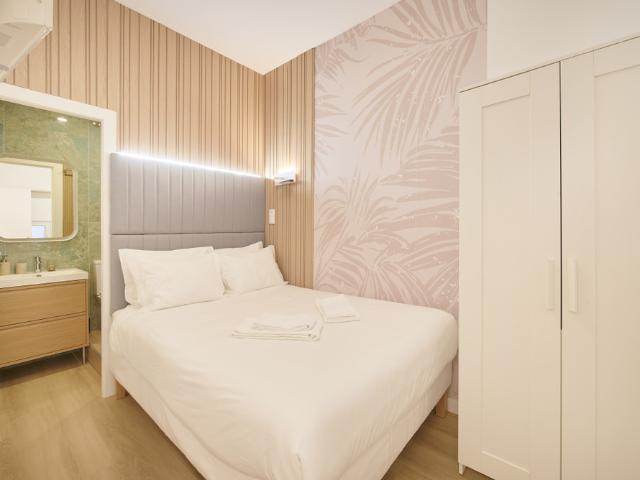 New Charming Room With Private Toilet in Center