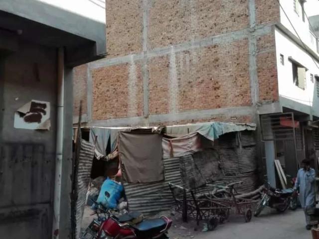 New amarpura. Furniture making market near yaseen masjid. Rawalpindi Waris Khan ID 29649