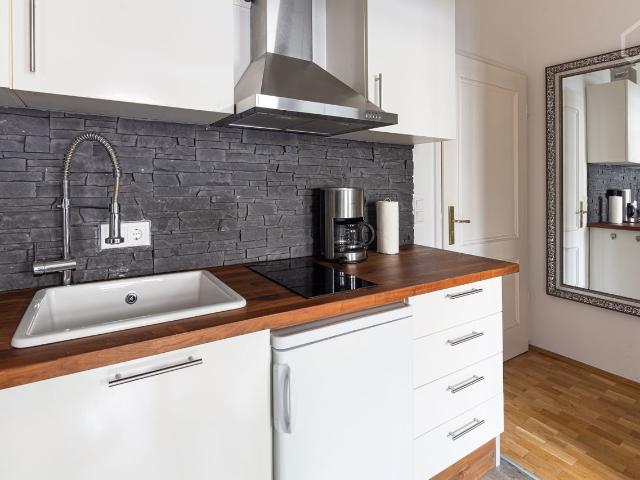 New and bright studio best location in town, Leipzig Amsterdam Apartments for Rent