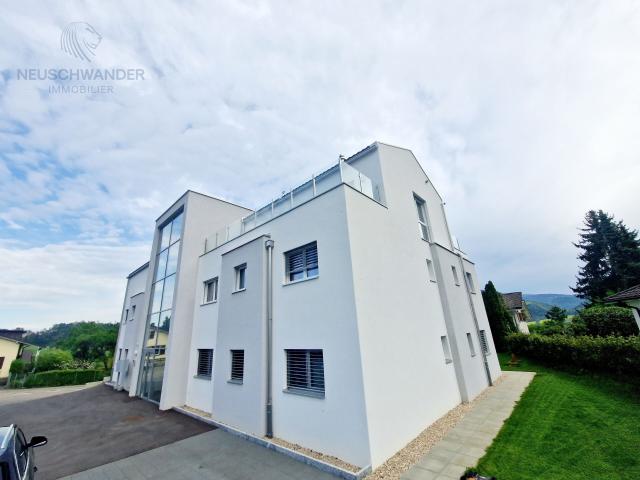 New and well located with beautiful view | dreamo. Ch