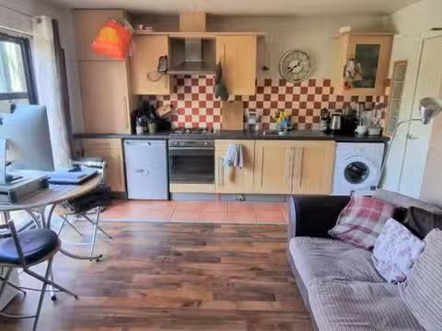 Rental! Apt 5, Carolan Place