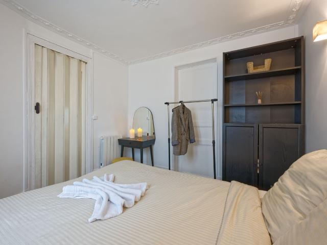 New Apartment · Île Saint Louis · 200m Notre Dame, Paris Amsterdam Apartments for Rent