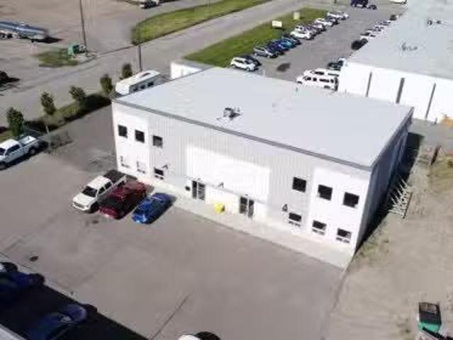 New Avenue North, Lethbridge, AB, T1H 5C1 commercial for lea.