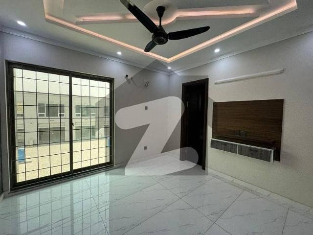 New Brand House Corner House A + Quality Build