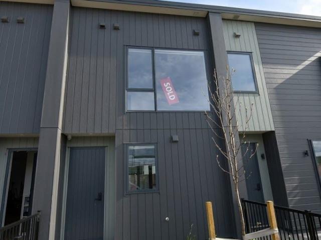 New build home in Rosehill!