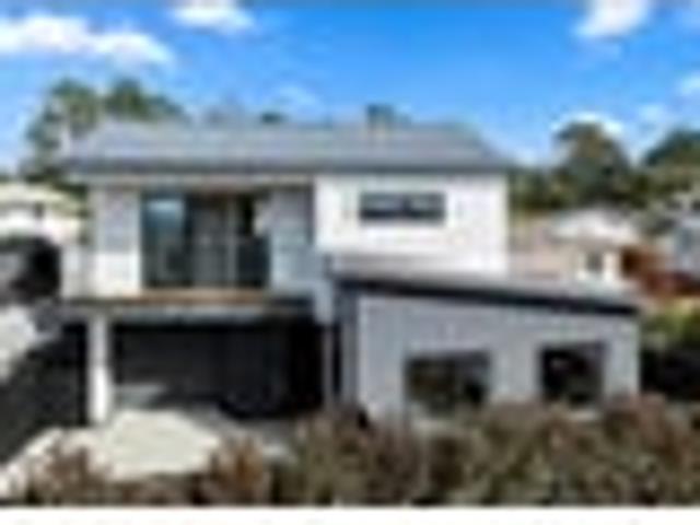 New Build + Harbour Views – Elevated Living